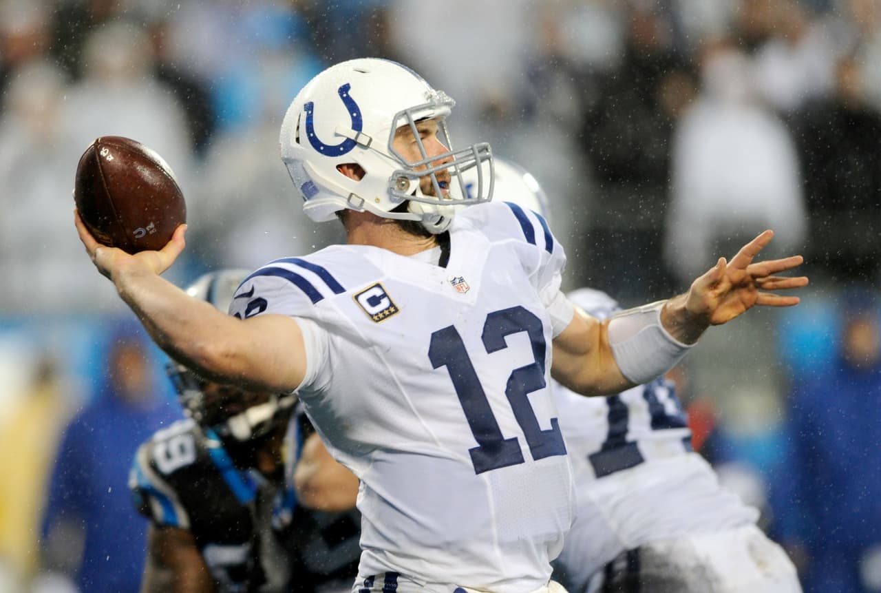 Emocionante partido que cerró la Semana 8 de la NFL donde los Panthers mantuvieron el invicto al derrotar, en tiempo extra, a los Colts por 29-26. ¡Checa las mejores tomas!