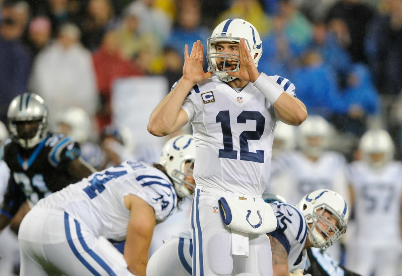 Emocionante partido que cerró la Semana 8 de la NFL donde los Panthers mantuvieron el invicto al derrotar, en tiempo extra, a los Colts por 29-26. ¡Checa las mejores tomas!