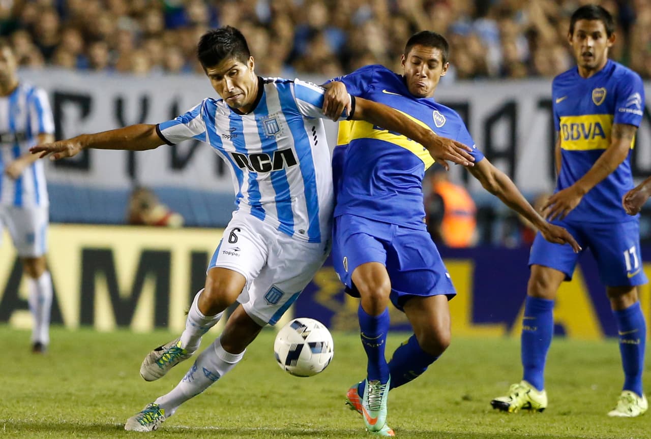 Golazo del colombiano Martínez da el triunfo al Racing sobre Boca Juniors