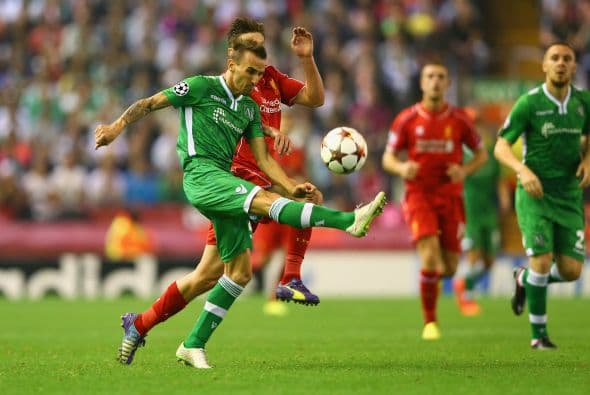 Los ingleses no contaban con la reacción de los bulgaros quienes al 89 lograron el empate con una escapada de Abalo al minuto 89.