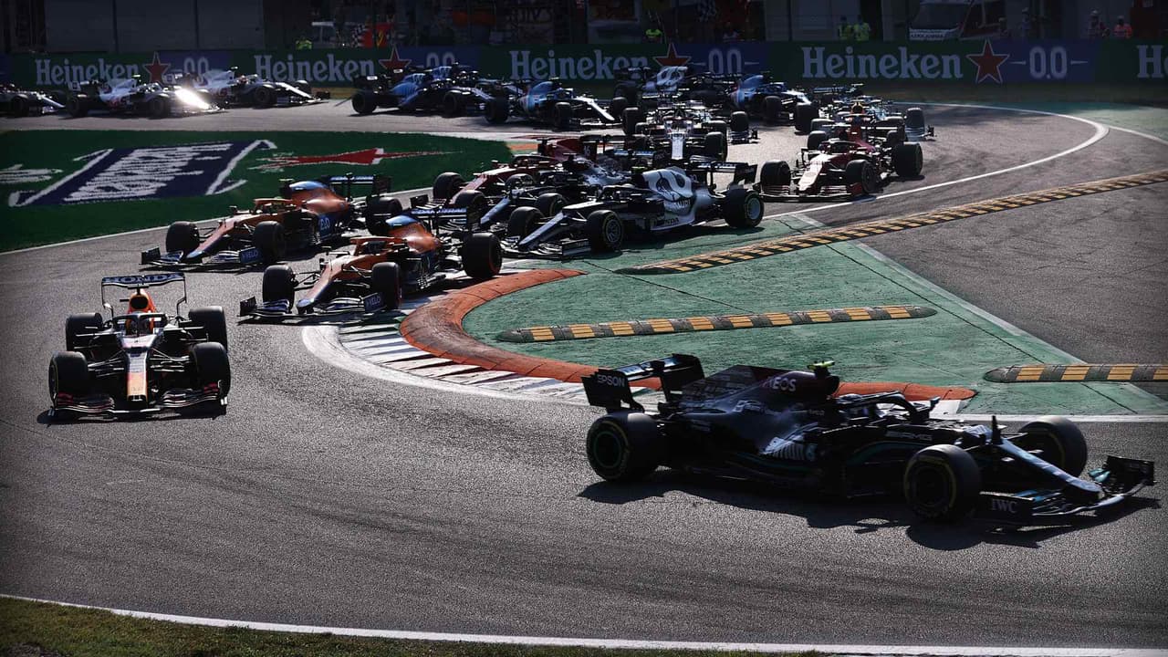 Bottas gana la Sprint Race y Checo Pérez termina noveno