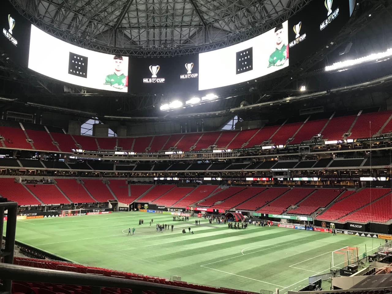 Segundos afuera... el público comienza a entrar a la sede de la final de la MLS. (FutbolMLS.com)