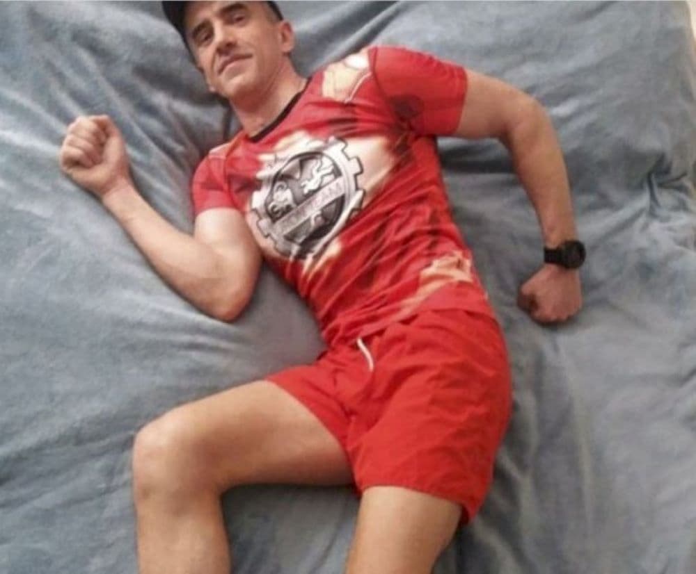 Dmitry Yakukhny corre más de 100 km alrededor de su cama