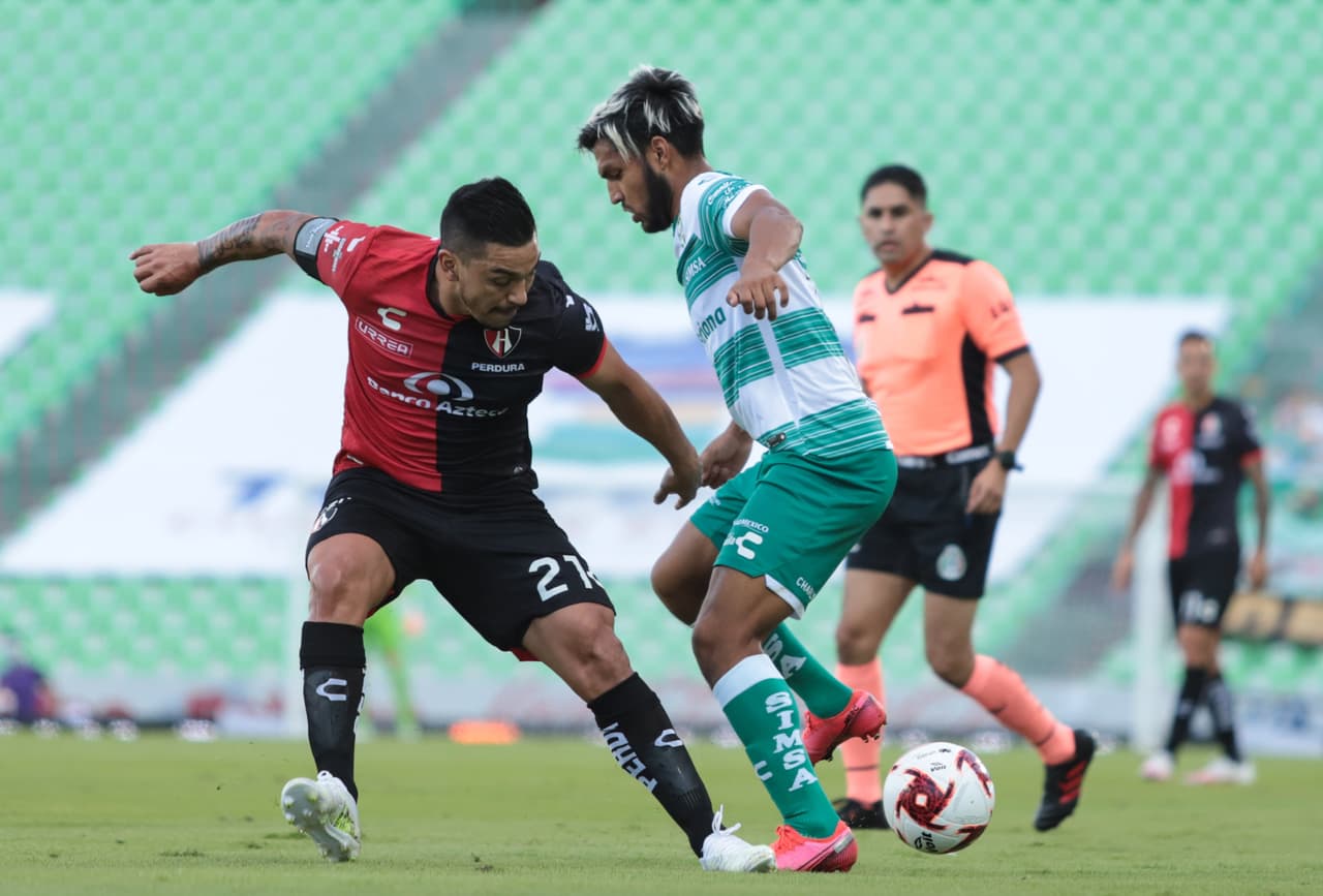 Los Santos no aprovechan la localía frente al Atlas, y con muy pocas llegadas, los Guerreros y los Zorros se dividen los puntos.