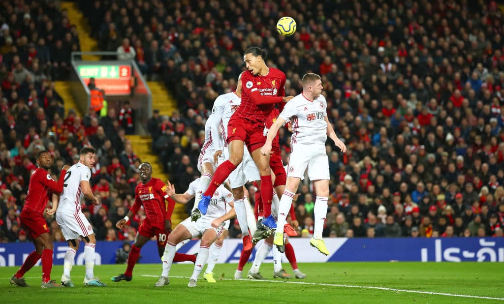Con goles de Salah y Mané, los Reds ganan 2-0 al Sheffield United y siguen alejándose en la cima de la Premier League.