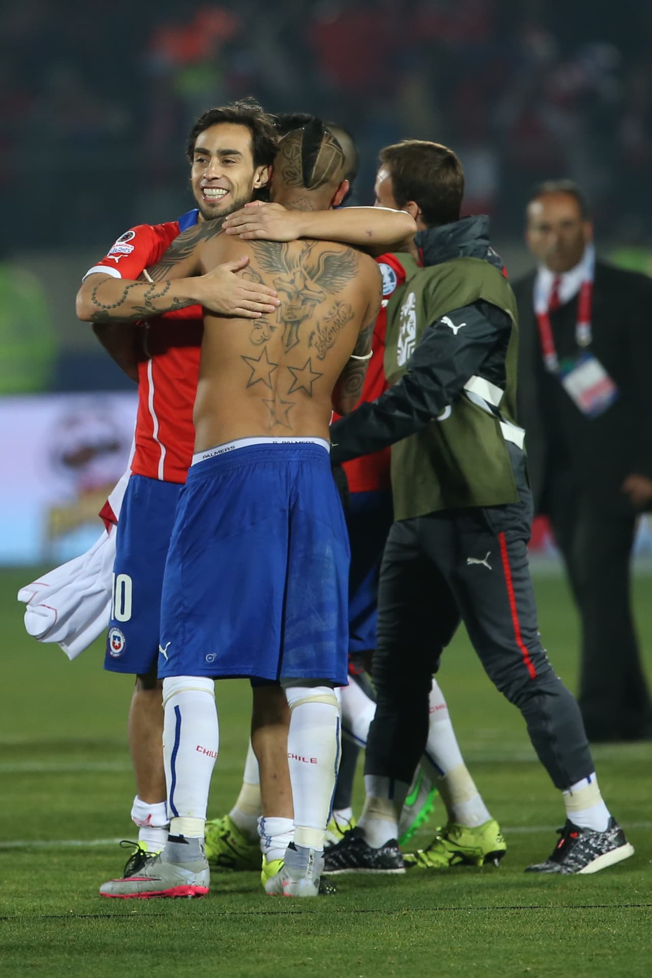 Amigos de toda la vida: un mago y un rey.