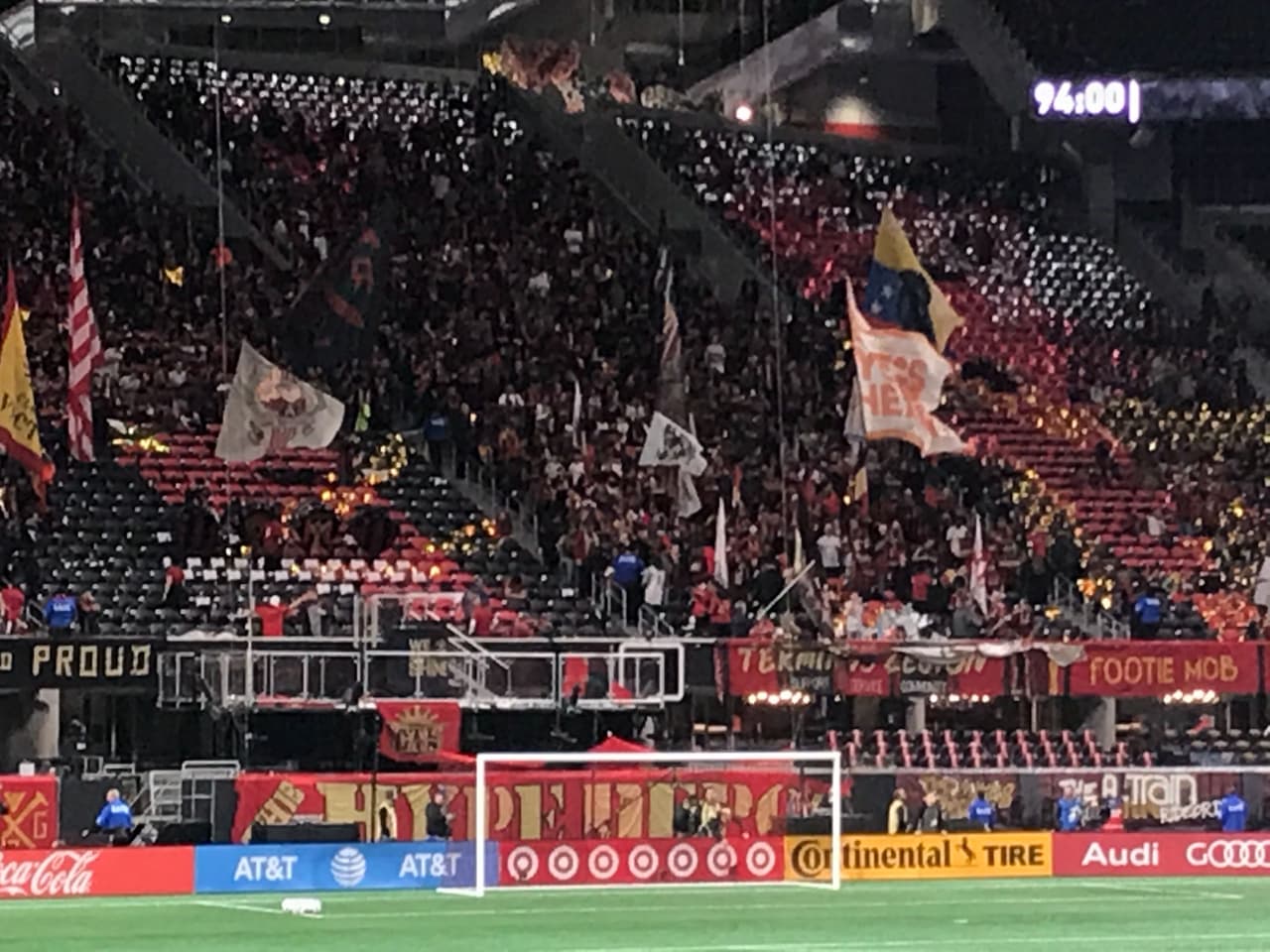 El torbellino de la afición de Atlanta United comienza a tomar el ambiente del estadio. (FutbolMLS.com)