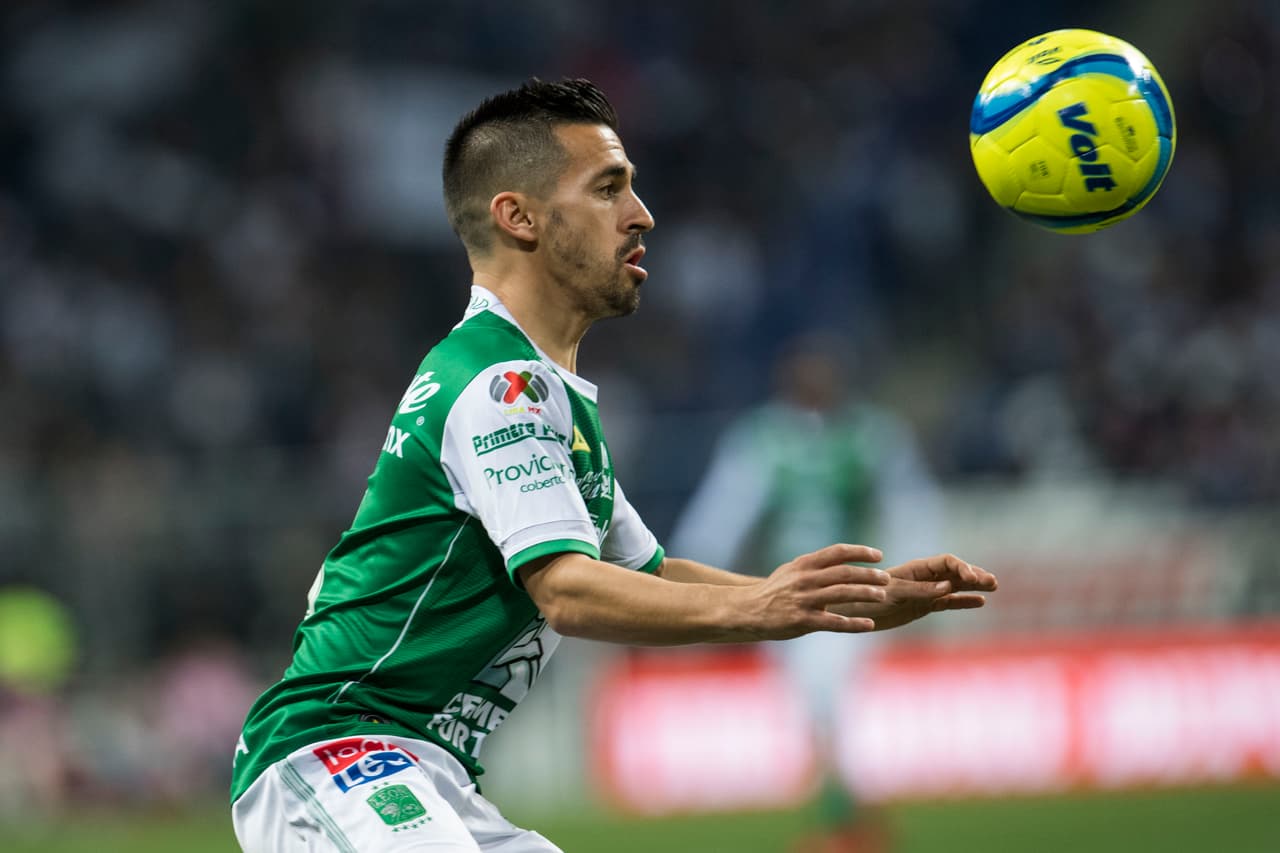 Fernando Navarro es otro de los candidatos dentro de la Liga MX a los que el cuerpo técnico podría considerar.