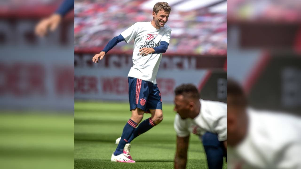 Durante el calentamiento previo al cotejo ante Leverkusen, portaron camisetas con las etiquetas #RotgegenRassismus y #BlackLivesMatter. “La muerte de George Floyd y las imágenes de EEUU nos conmocionan a todos”, publicó Herbert Hainer, presidente del Bayern Munich.