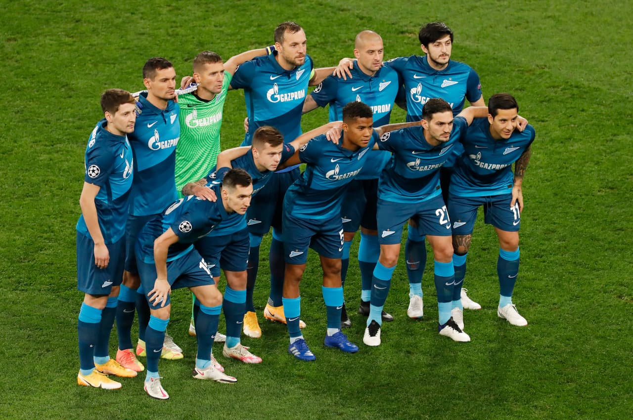 Emmanuel Dennis (63’) abrió el marcador por los locales y en una jugada desafortunada, Horvath (74’) empujó el balón al fondo anotando gol en su propia meta. En tiempo de compensación, De Ketelaere (90+3) hizo el del triunfo. Ethan Horvath, el cancerbero estadounidense, tuvo una destacada actuación en la jornada inaugural de la competición. Zenit visitará al Dortmund y Brujas recibirá al Lazio en la siguiente jornada de la Champions.