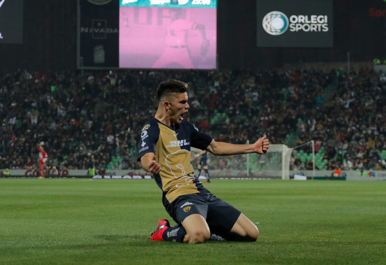 El defensor se elevó por los aires y remató con la testa para decretar el 1-1 (70') ante Santos en el TSM.