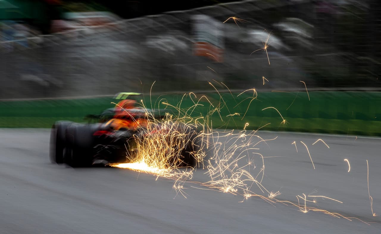 Postales de la jornada de entrenamientos del Gran Premio de Azerbaiyán, la tercera carrera de la temporada en la que se vive una mezcla de intensidad por los resultados con los paisajes de Bakú.