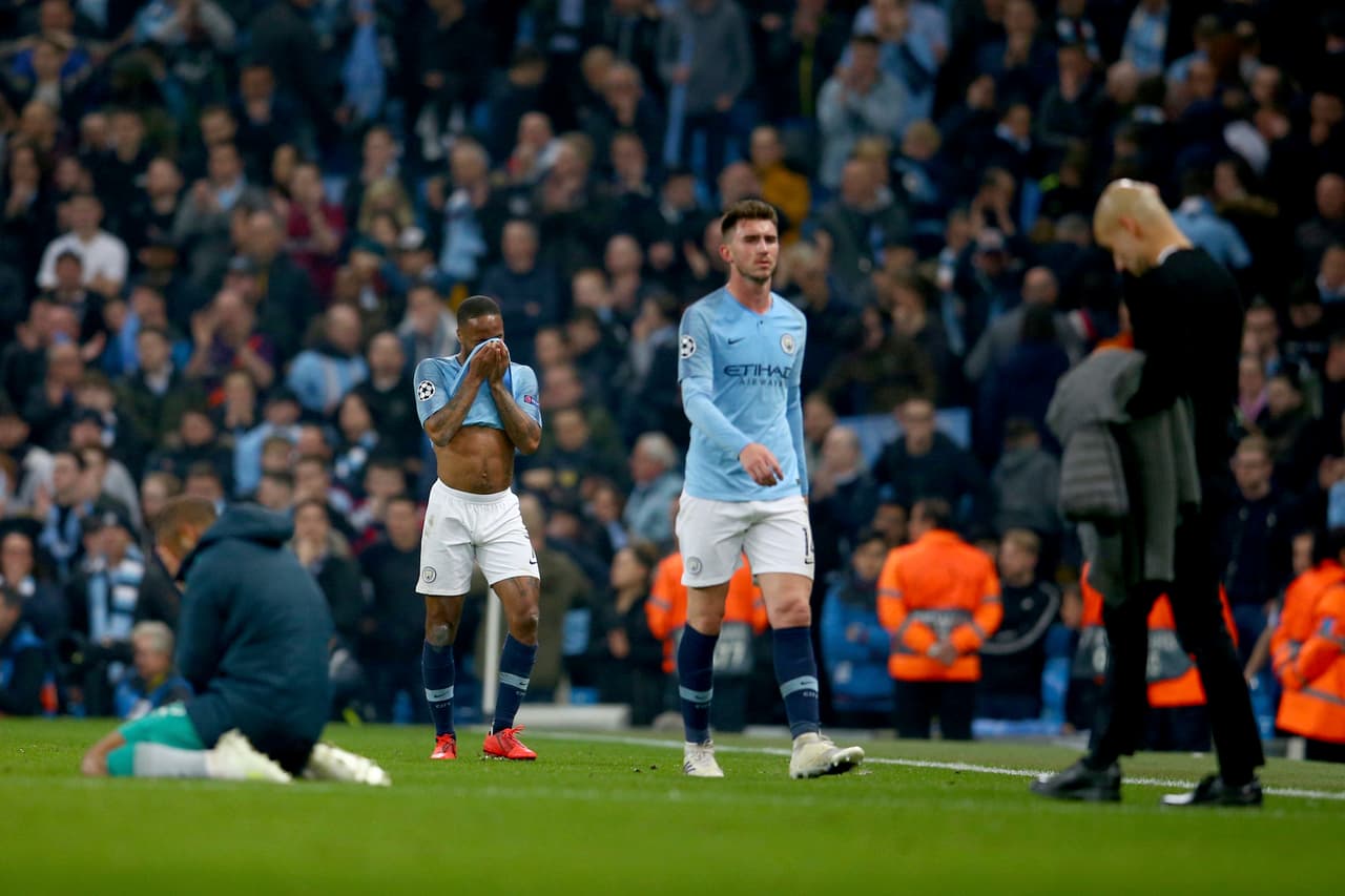 <b>Pep y compañía salieron decepcionados</b>
<br>Manchester City se habría sobrepuesto a cada embate de los Spurs, pero este golpe del español fue definitivo. A pesar de que restaban 13 minutos más el tiempo de reposición, los Citizens no pudieron marcar los dos goles que requerían.