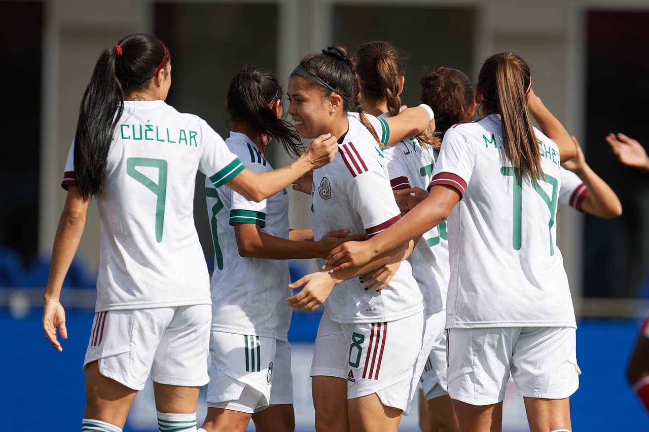 Con goles de Liliana Mercado, Stephany Mayor, Kiana Palacios, Jimena López y doblete de Renae Cuéllar, México gole y continúa con su paso perfecto rumbo a Tokio 2020.