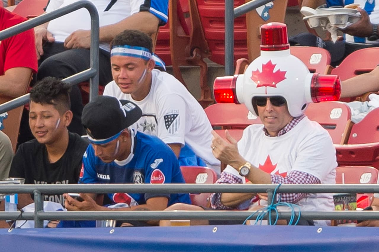 La creatividad y la pasión de los aficionados al fútbol es infinita cuando de apoyar a tu selección se trata.
