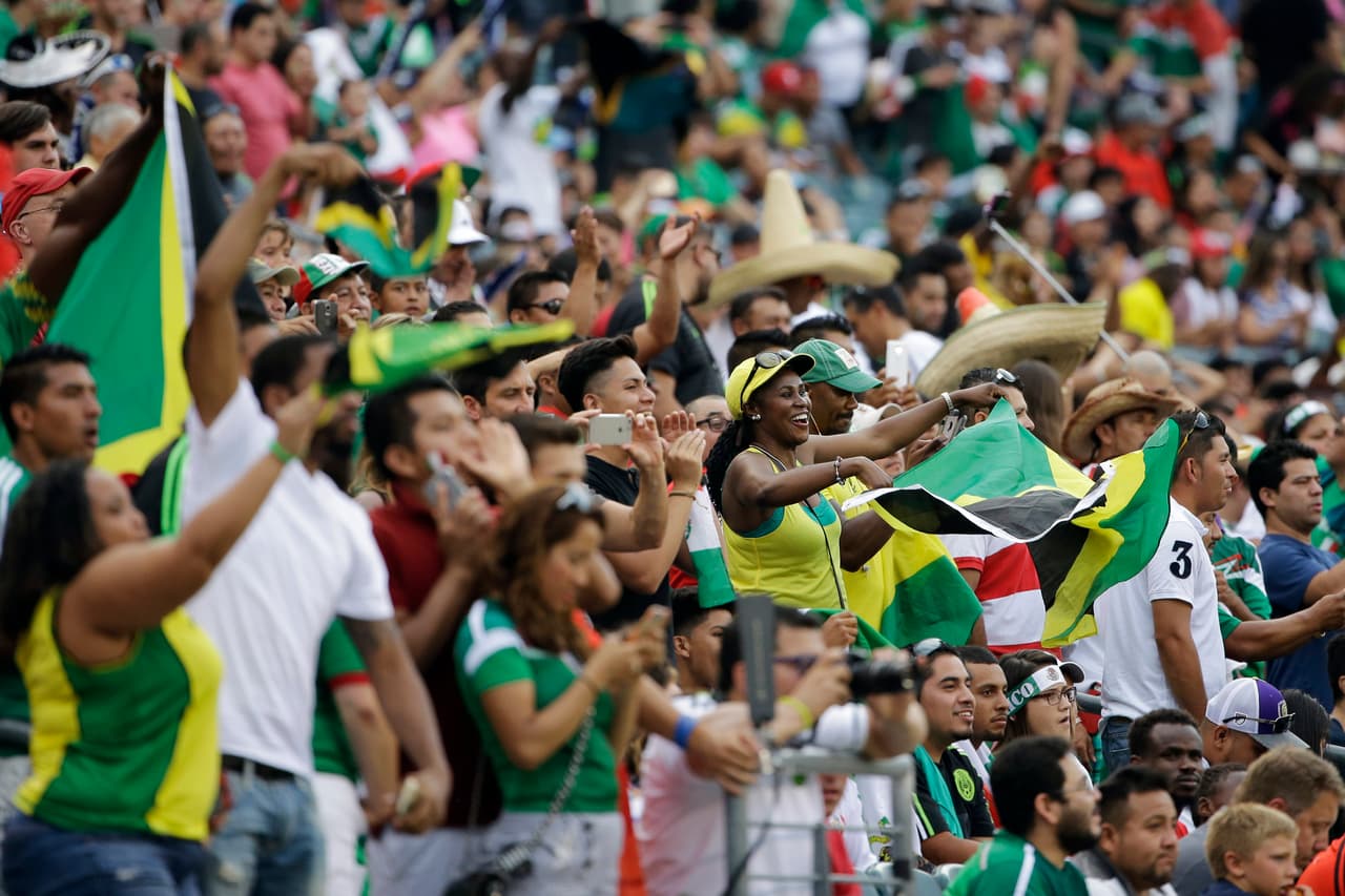Con un estadio a reventar en Filadelfia, el Lincoln Financial Field está repleto de una energía sin precedentes para la batalla por la Copa Oro entre México y Jamaica.