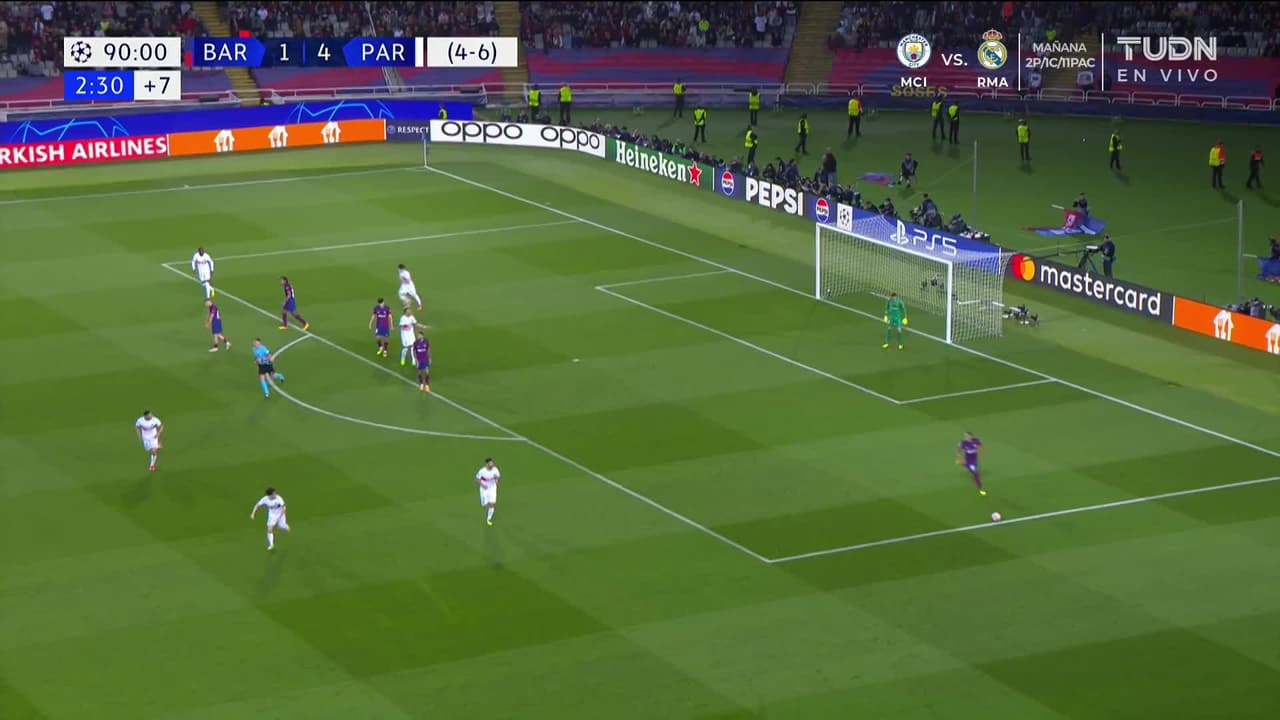 ¡TIRO ATAJADO! disparo por Kylian Mbappé.