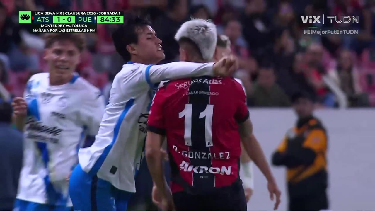 ¡Se prendió todo! ¡González y Monarrez se avientan un round y terminan amonestados!