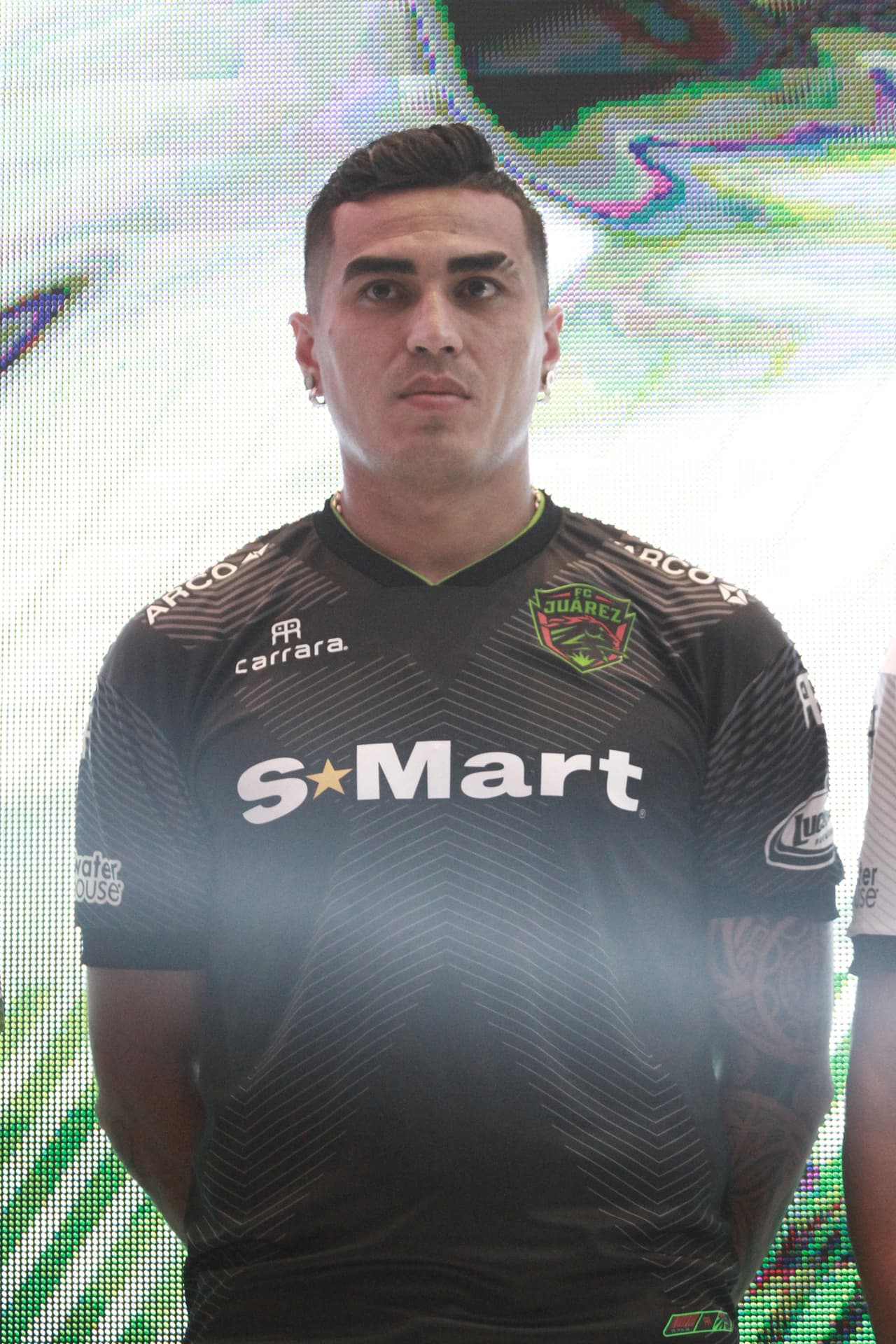 Los Bravos de Ciudad Juárez dieron a conocer sus uniformes para la que será una campaña muy especial, la de su debut en la máxima categoría del balompié mexicano. El equipo fronterizo mostró las tres equipaciones que plantea utilizar a lo largo del Apertura 2019, buscando cautivar a sus aficionados, para que compren las camisetas como pan caliente.