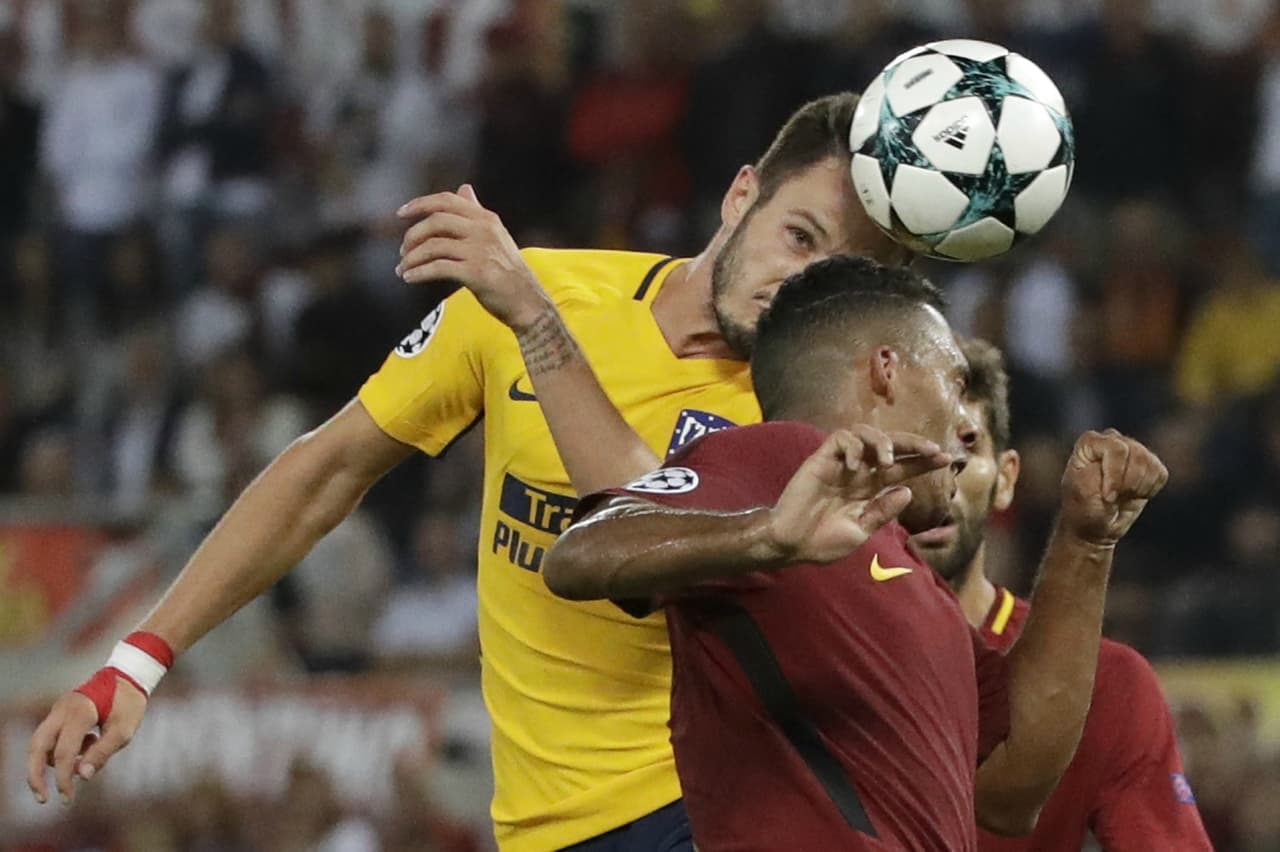 La Roma se salvó en varias ocasiones del gol en contra.