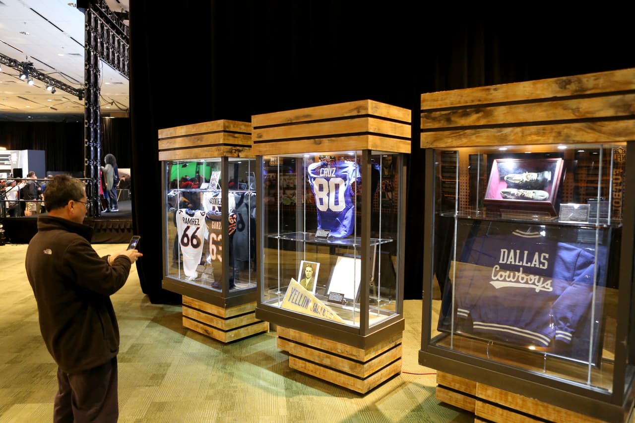 La fiesta ya empezó en San Francisco con motivo del Super Bowl 50, la gente se divierte en el NFL Experience, entre otras atracciones, he aquí las mejores imágenes.