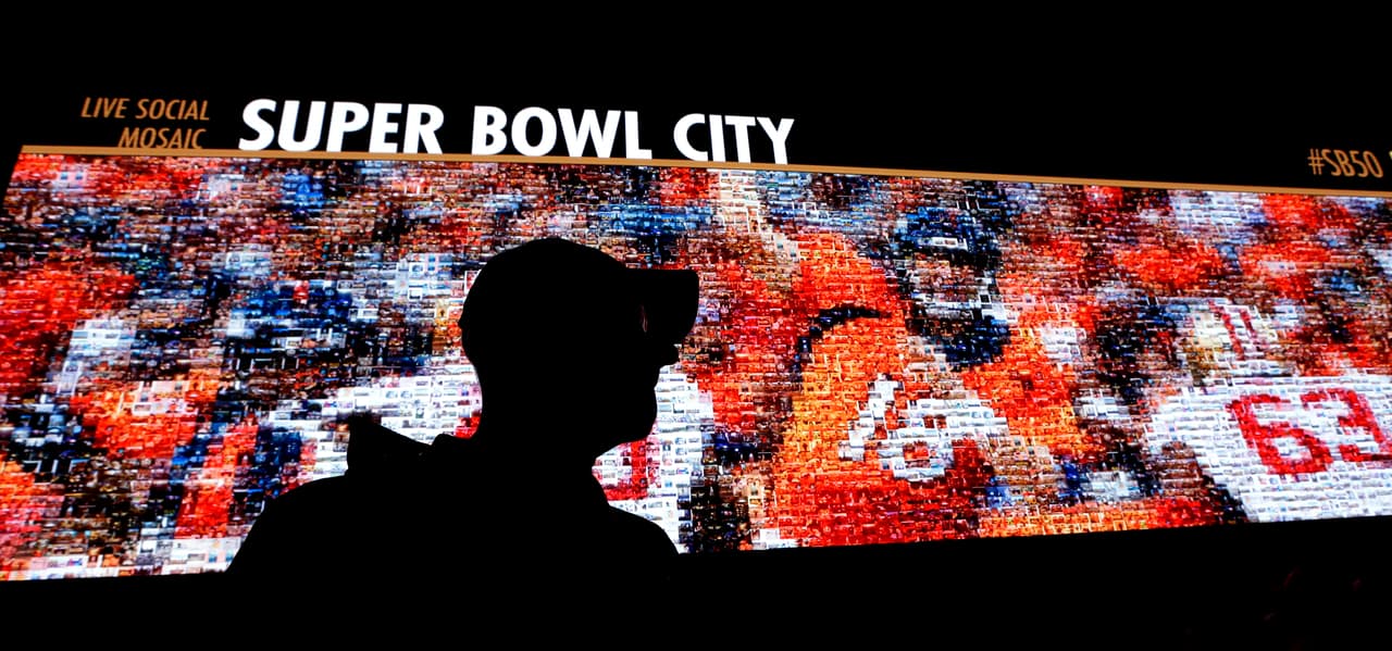 La fiesta ya empezó en San Francisco con motivo del Super Bowl 50, la gente se divierte en el NFL Experience, entre otras atracciones, he aquí las mejores imágenes.