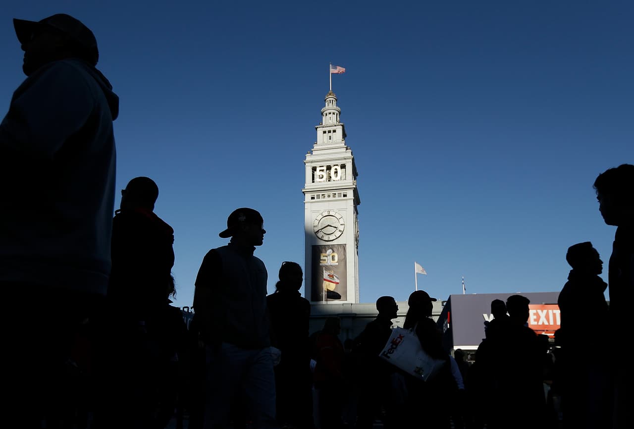 La fiesta ya empezó en San Francisco con motivo del Super Bowl 50, la gente se divierte en el NFL Experience, entre otras atracciones, he aquí las mejores imágenes.