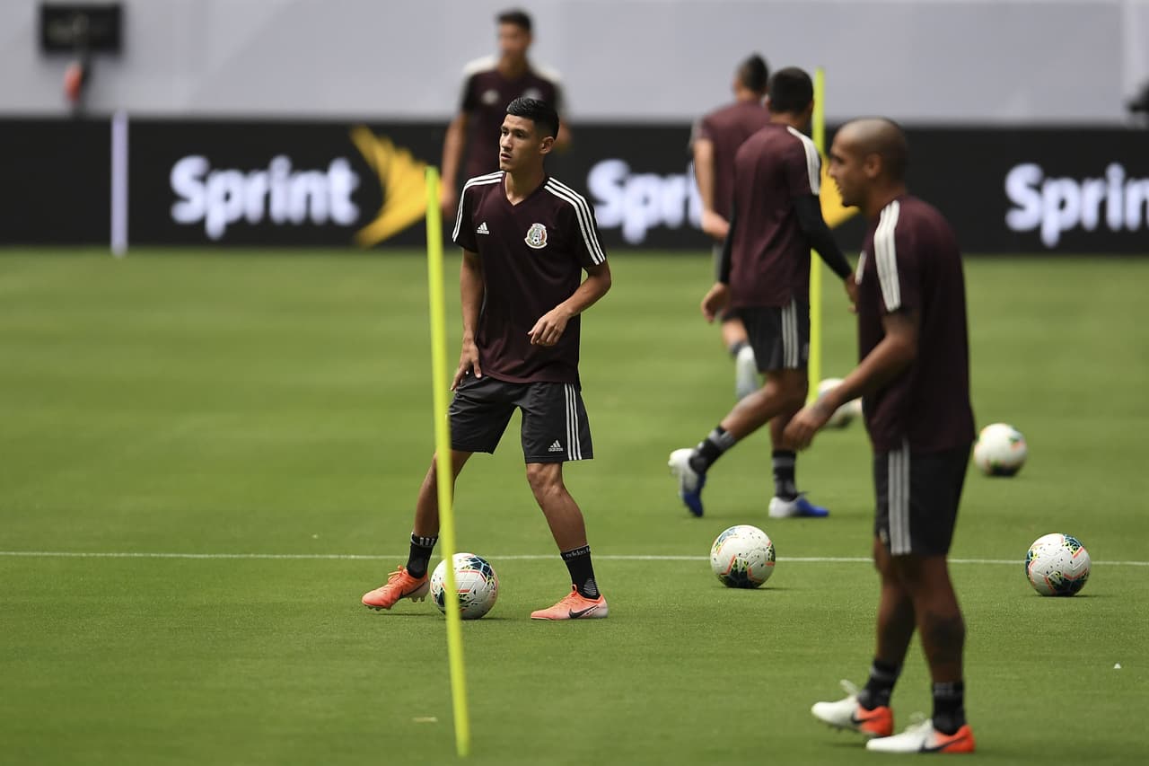 La Selección Mexicana de fútbol cerró así su preparación de cara a su importante duelo por la Semifinal de la Copa Oro 2019 cuando este martes en Phoenix se vea las caras ante la revelación del torneo, la Selección de Haití. Los integrantes del Tricolor y su entrenador, el argentino Gerardo 'Tata' Martino, sostuvieron un encuentro con la prensa luego de la práctica con el que bajaron el telón de los preparativos para su duelo que da un boleto a la Final del certamen.