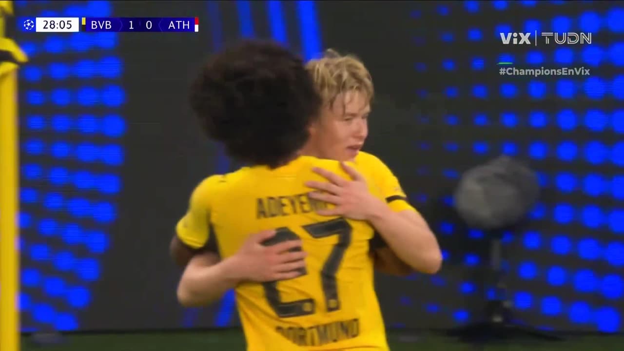 ¡Golazo de Borussia Dortmund! Excelso pase de Adeyemi a Daniel Svensson