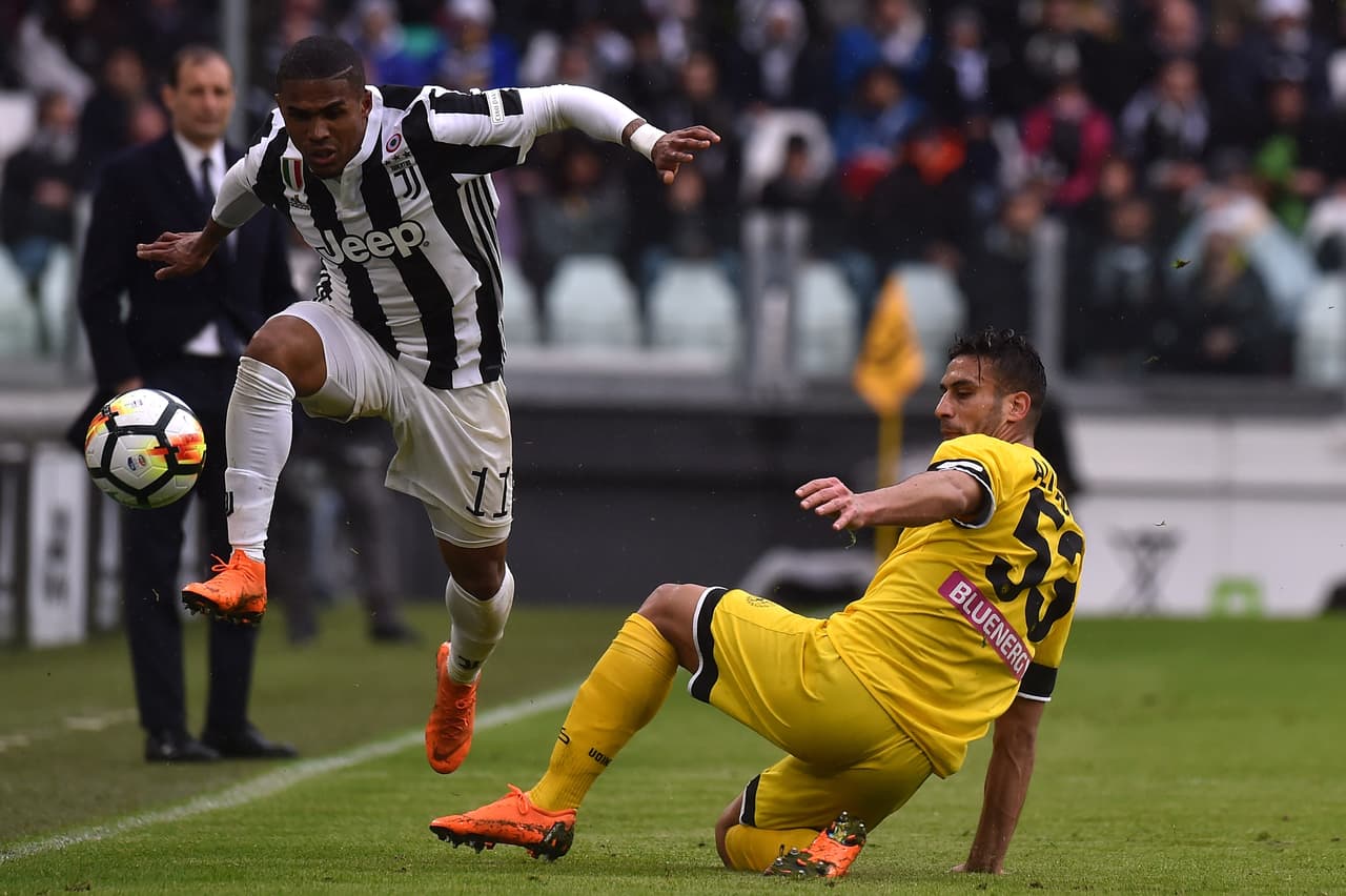 Juventus de nuevo embistió en el arranque del segundo tiempo con la idea de asegurarse el triunfo y evitarse sorpresas.