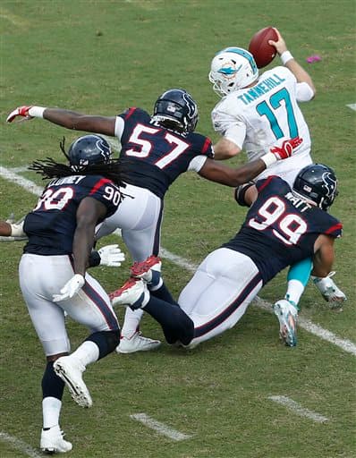 En su cuarta temporada egresado de Texas A&M, esta es la primera mención como Ofensivo de la Semana.