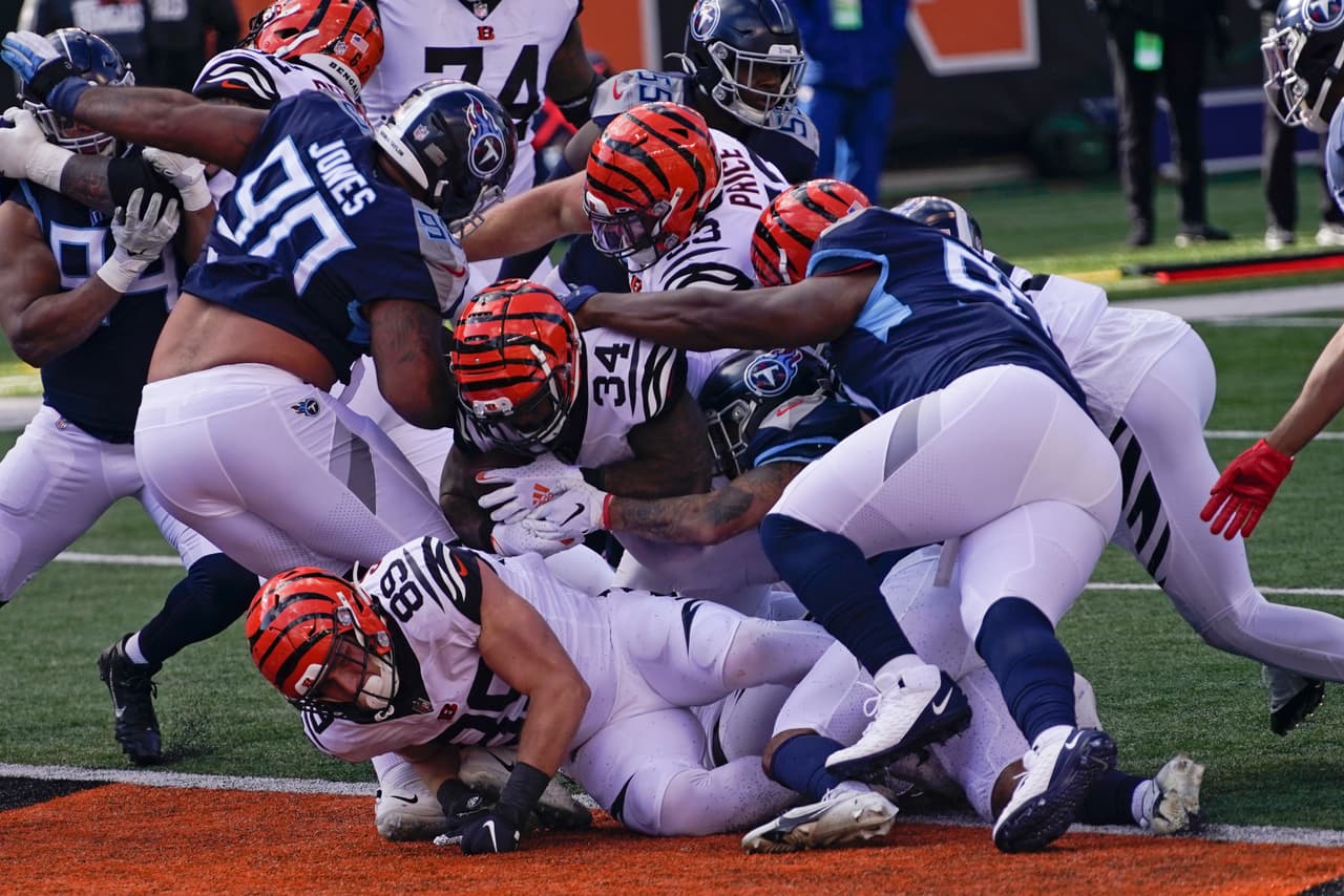 Joe Burrow vence 20-31 a los Tennessee Titans para conseguir su segunda victoria de la temporada.