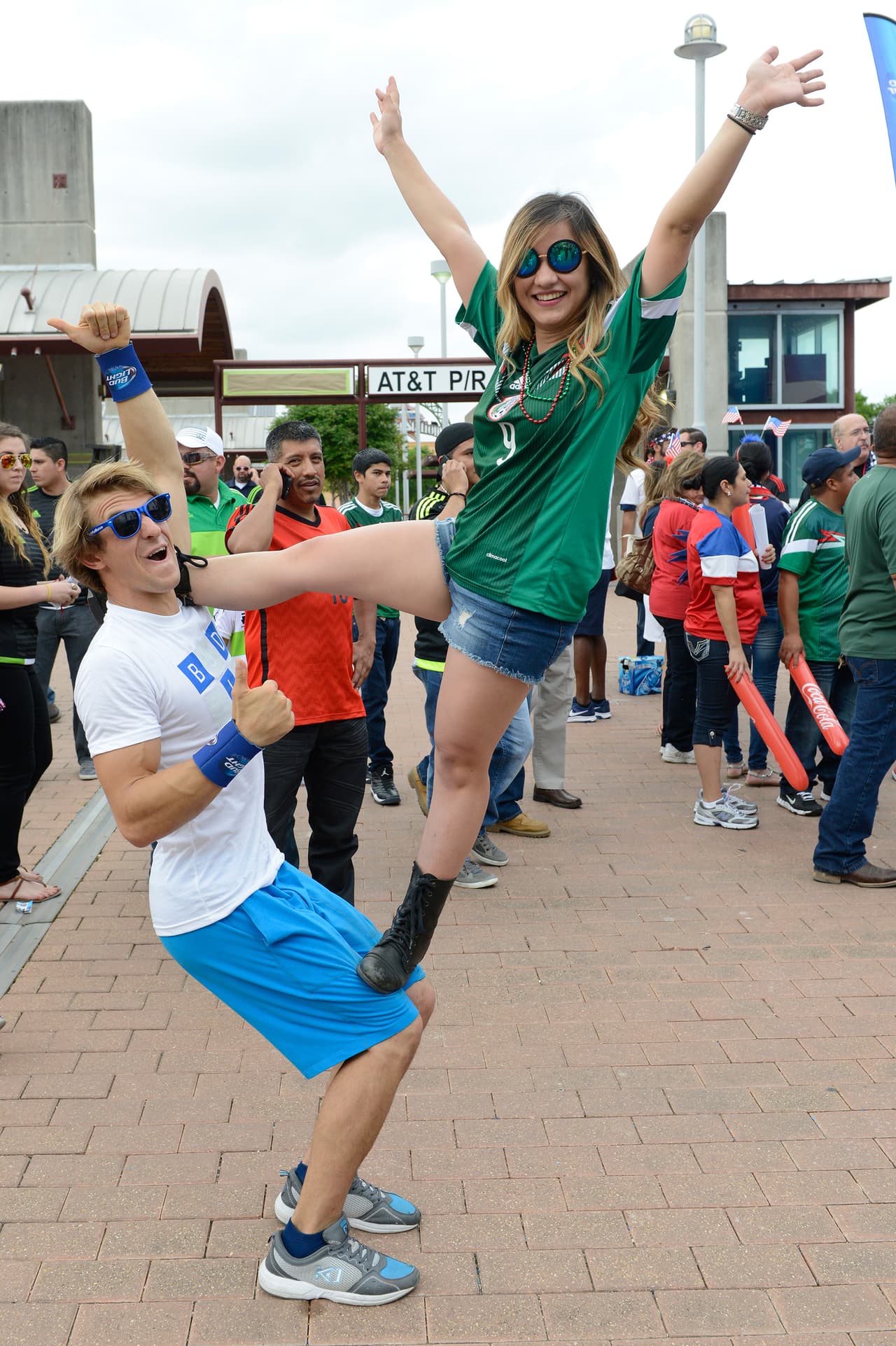 Cada que México se presenta en San Antonio, el apoyo de la afición se hace sentir,