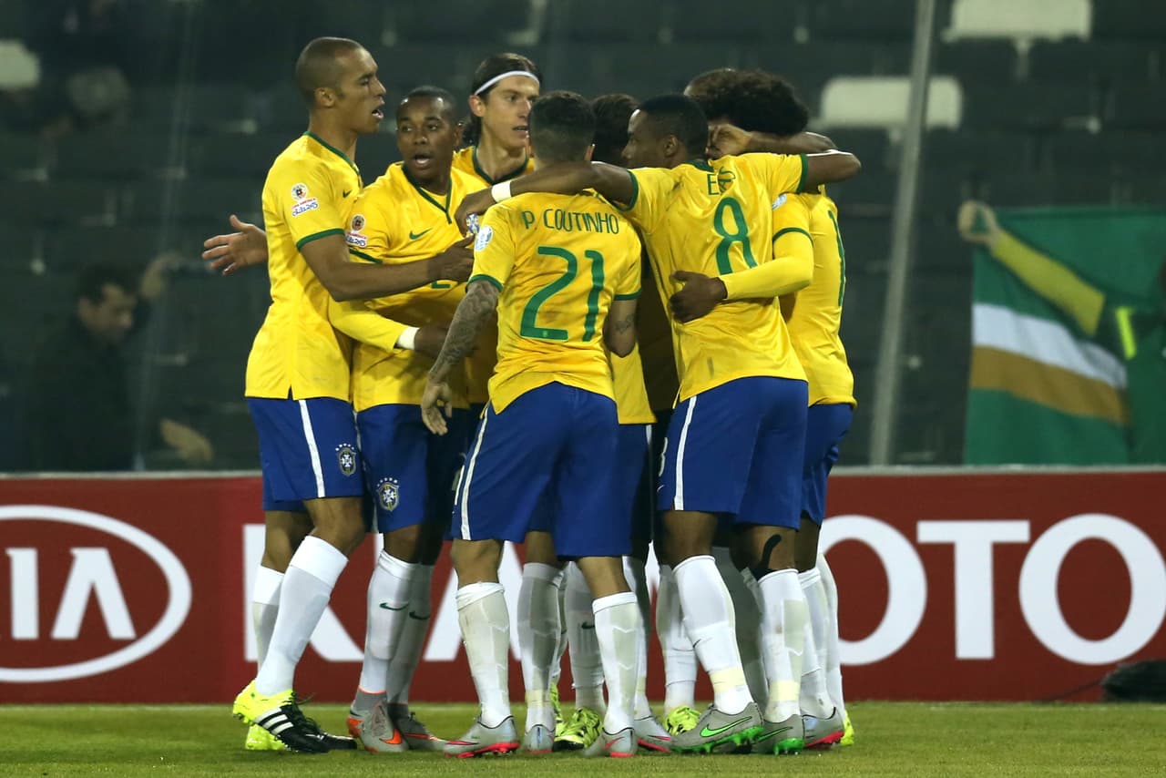 La segunda conquista de Brasil llegaría de los pies de Firmino quien empujó la bola a unos metros del arco sin portero.