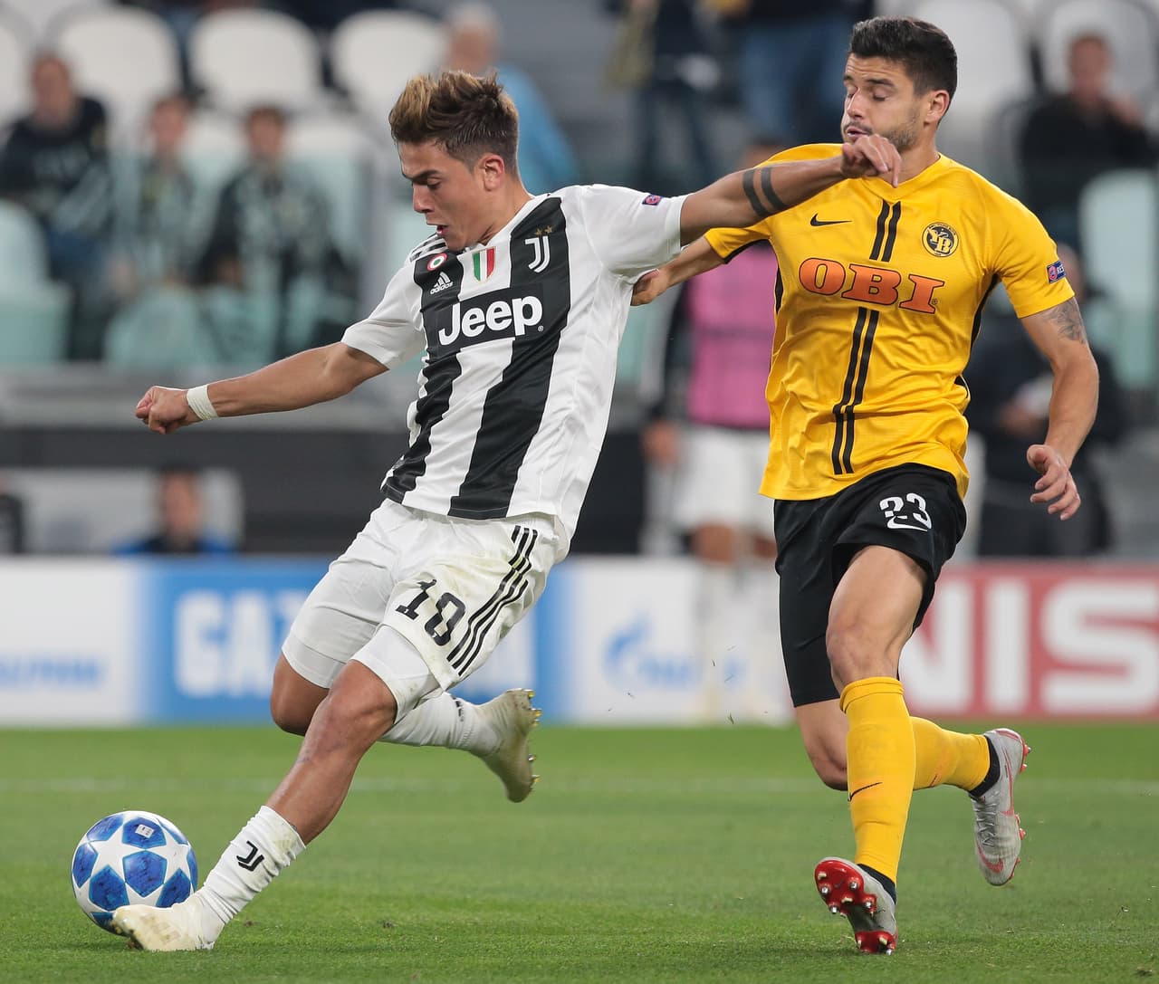 Dybala volvió a tener el gol en sus pies. Esta vez fue un remate cruzado que se estrelló en el palo y en el rebote no pudo enviarlo a la red. Se salvaba increíblemente el Young Boys.