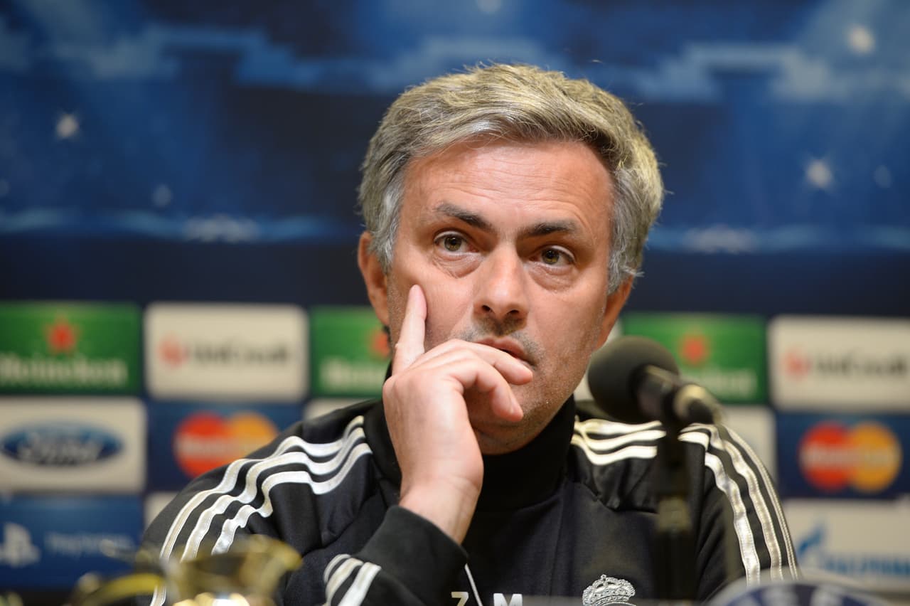 Mourinho arremete contra los "Einstein" del fútbol