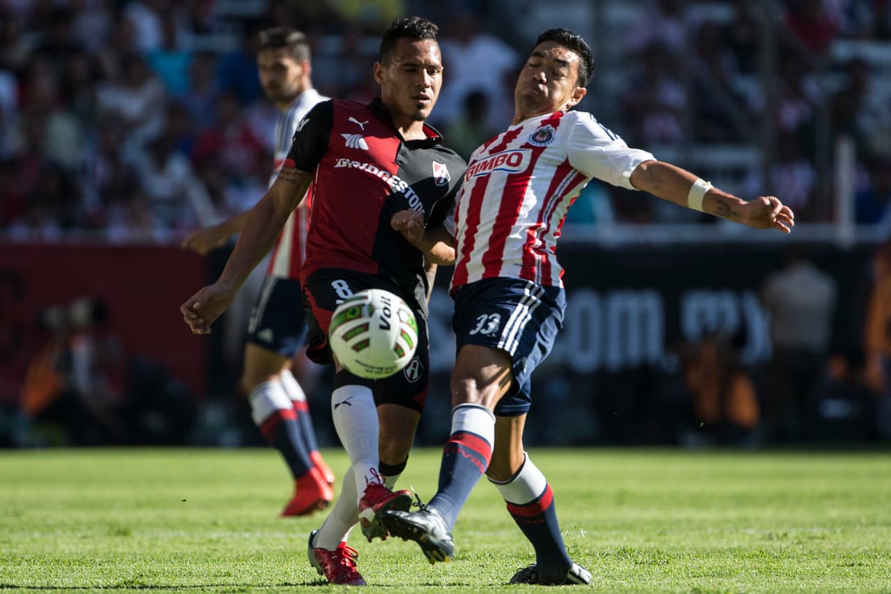 La última vez que se enfrentaron en una Liguilla fue en el torneo Clausura 2015, donde clasificó Chivas. Las otras dos veces fueron en 2000 con triunfo también para el 'Rebaño Sagrado' y en el Apertura 2004 con clasificación para Atlas.