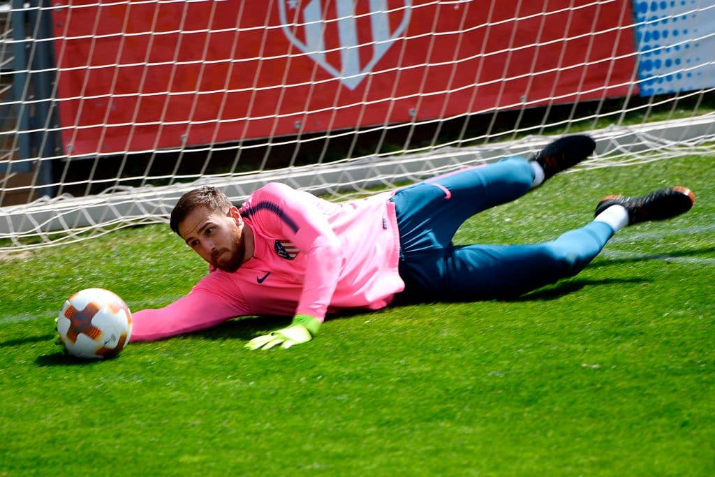 <b>1. Jan Oblak:</b> el arquero esloveno tuvo una brillante campaña con Atlético de Madrid y a pesar de que no estuvo en el Mundial para la revista es el mejor arquero de la actualidad a sus 25 años.