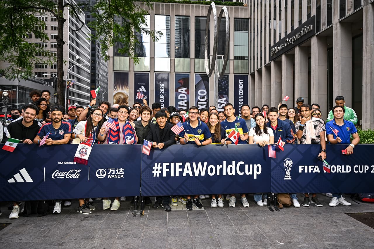 ¡Todo listo! De la mano de Gianni Infantino, Víctor Montagliani y Becky G, la FIFA dio a conocer las 16 sedes y estadios que albergarán la Copa del Mundo 2026.