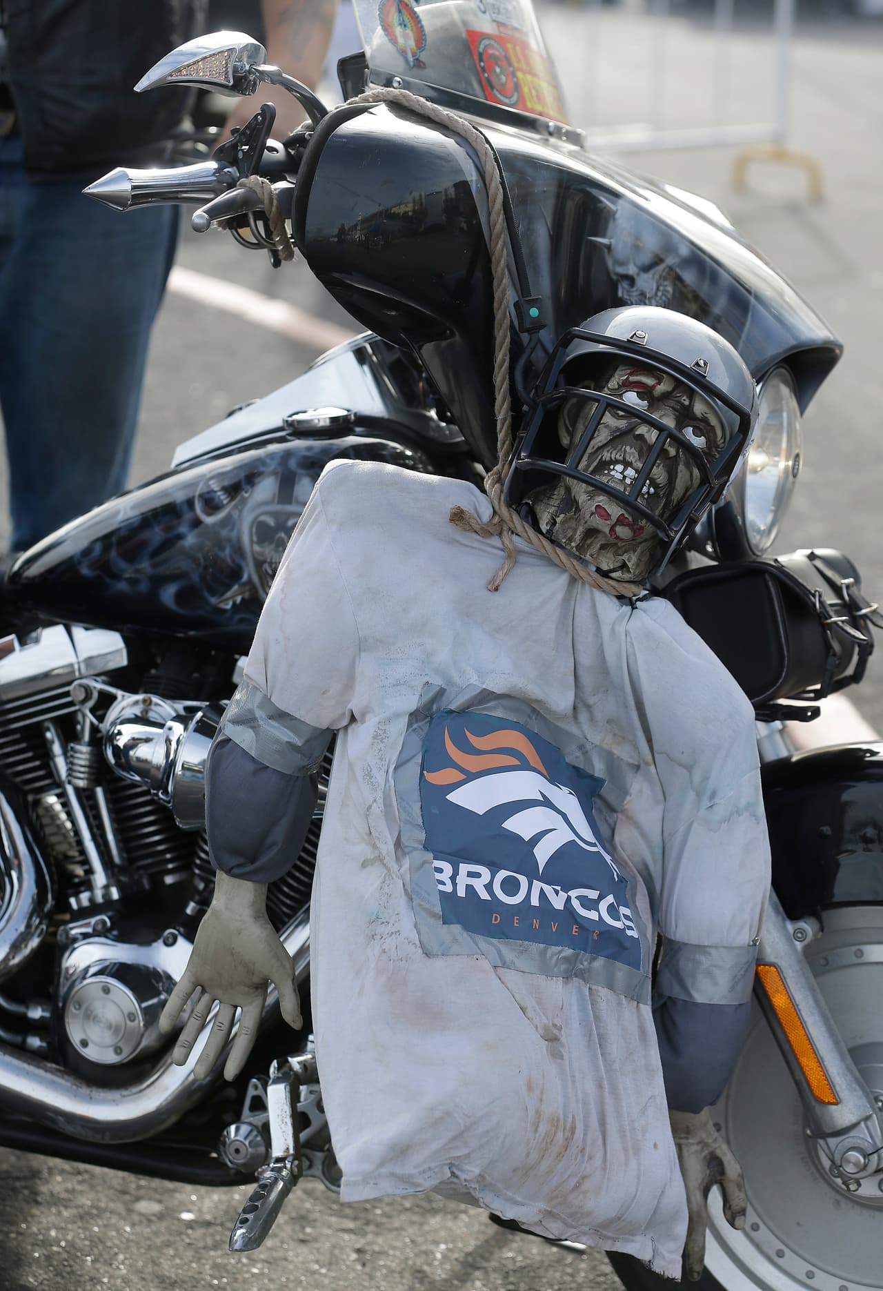 Los Broncos fueron a la casa de los 'Malosos'.