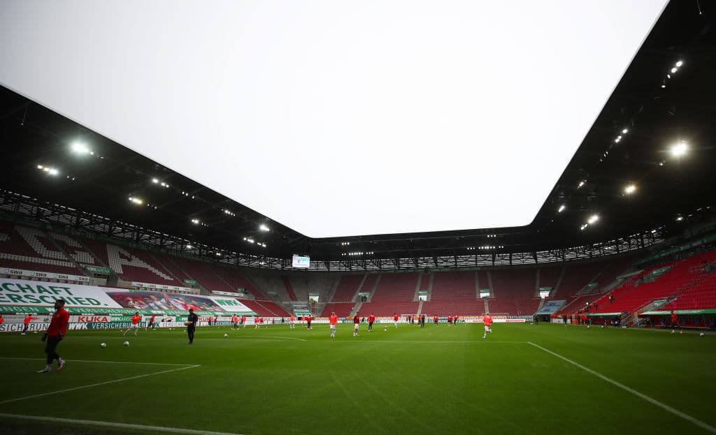 Impecable la cancha del WWK-Arena para el encuentro entre el Augsburg y el Colonia.