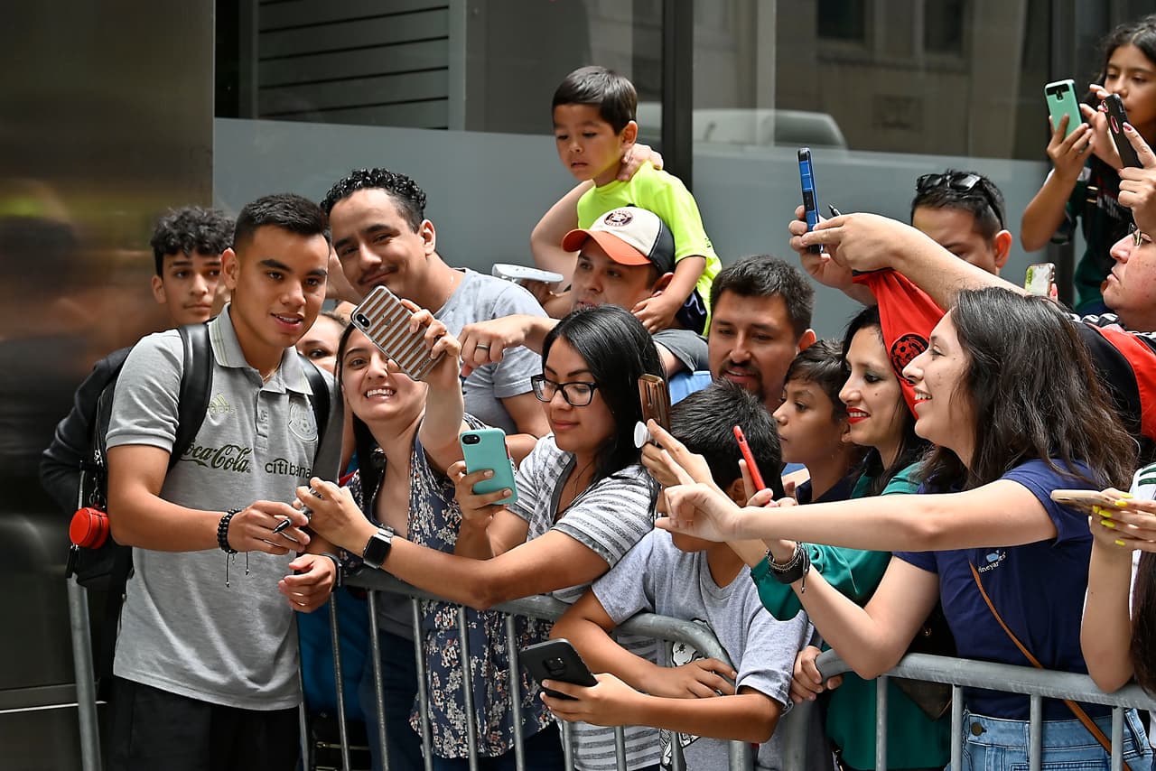 Los fanáticos recibieron a la Selección Mexicana en Phoenix Arizona, donde este martes se enfrentarán con Haití en la Semifinal de la Copa Oro.