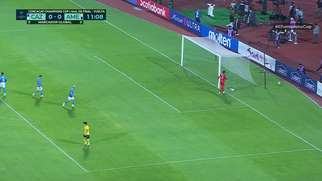 ¡GOL!  anota para Cruz Azul. Ángel Sepúlveda