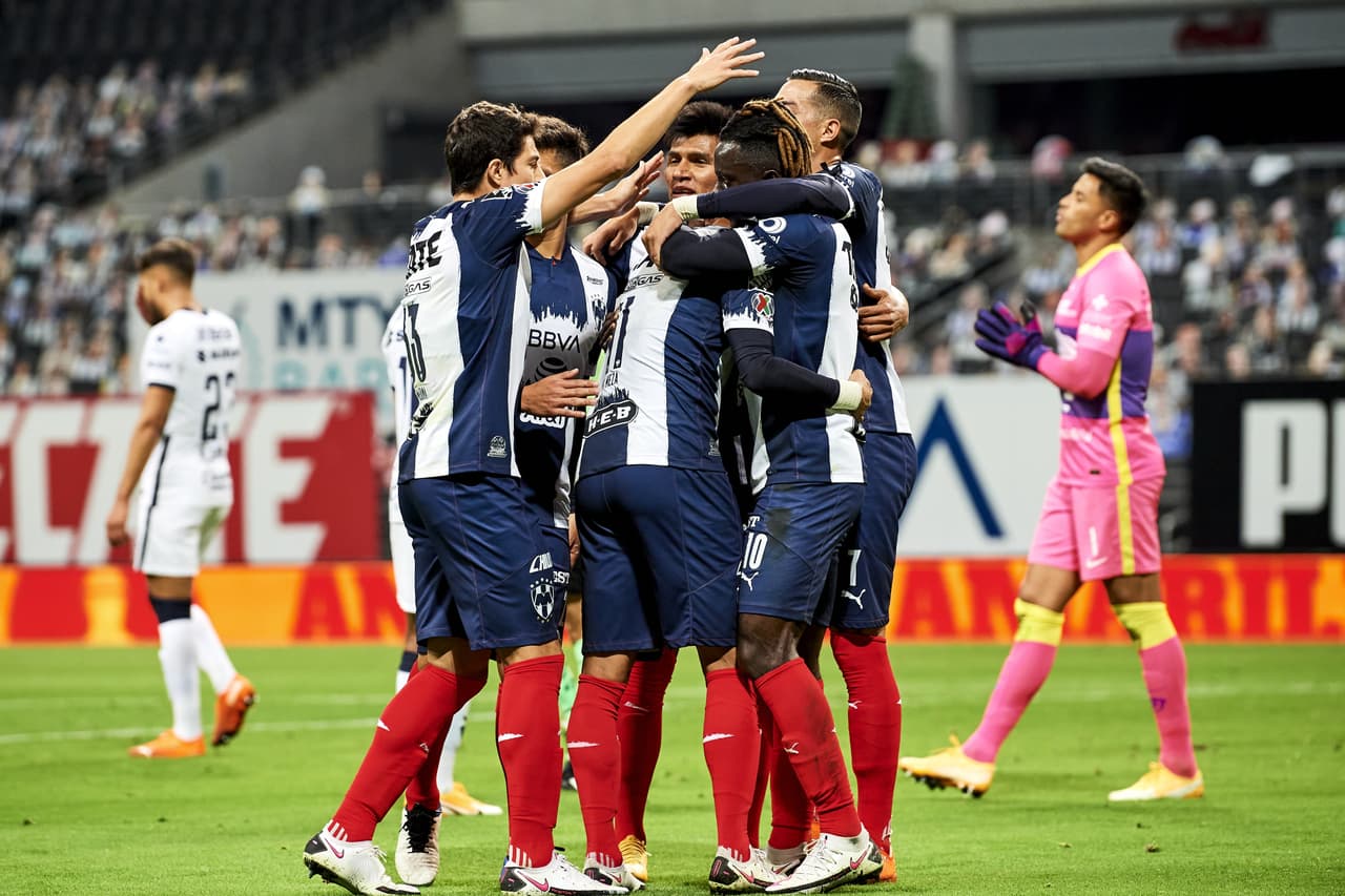 Aké Loba (31’) marcó el solitario tanto que definió el encuentro. Alan Mozo dejó a los pumas con diez hombres desde el 37’ de juego por una fuerte entrada. En la sexta fecha de la competición, Monterrey visitará a Santos y Pumas hará lo propio con Toluca.