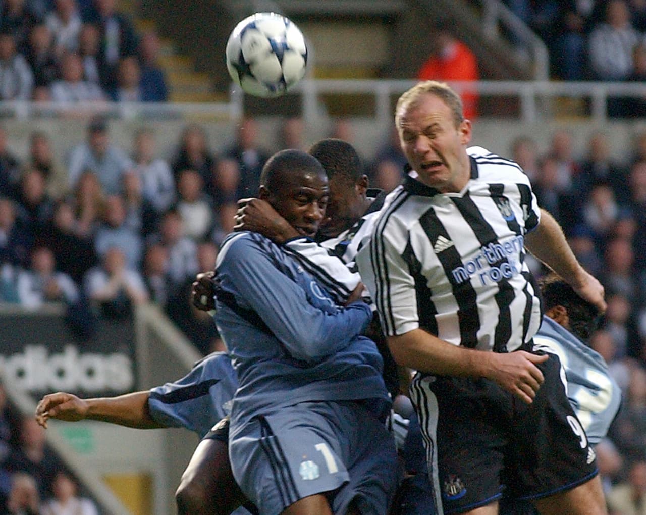 15. Alan Shearer (Inglaterra - retirado)