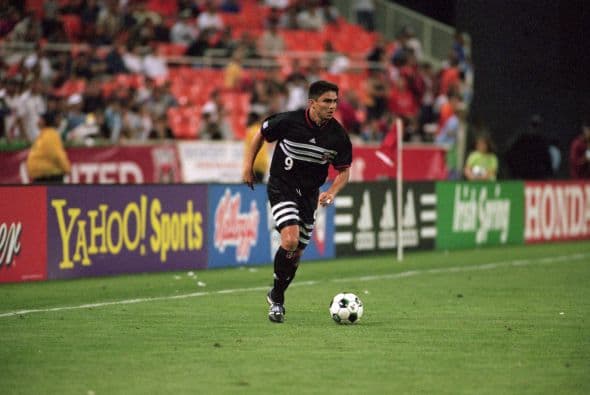 3) JAIME MORENO - 133 GOLES | El boliviano es el máximo goleador latinoamericano. Jugó en la MLS de 1996 a 2010, siempre con el DC United excepto en 2003. Ganó 4 ligas, 1 Champions de CONCACAF y una Copa Interamericana. Hoy entrena a la Sub-23 de D.C.