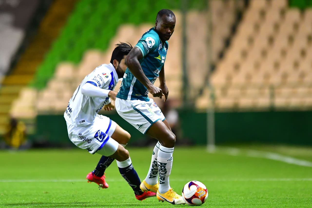Las anotaciones de Santiago Ormeño al 85' y Daniel Álvarez al 90+5', Puebla consigue una increíble remontada y vence al León 1-2. La franja lleva cuatro partidos sin ver la derrota, de los cuáles tres han sido victorias. León se queda en la posición número 15 del torneo con 7 puntos.