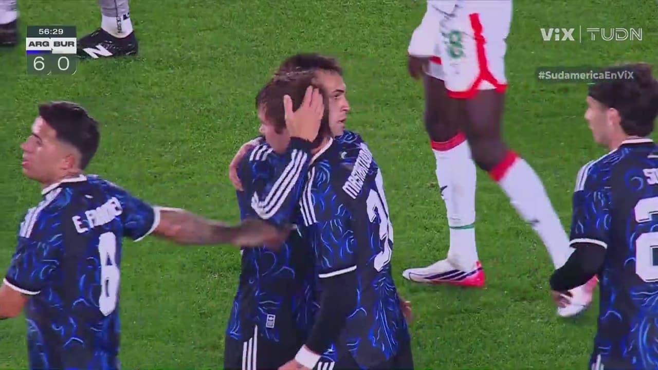 ¡Gol de Argentina! ¡Franco Mastantuono recibe de Lautaro para el 6-0!