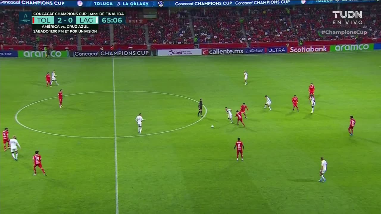 ¡GOL!  anota para LA Galaxy. Gabriel Pec