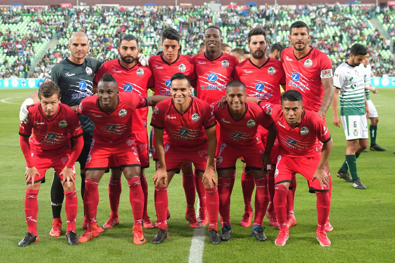 Y Lobos, de visita, lo hizo con: Álvarez; Tercero, Rodríguez, Olvera, Erpen, Advíncula; Aquino, Medina, Pérez; Escoto, Quiñones.